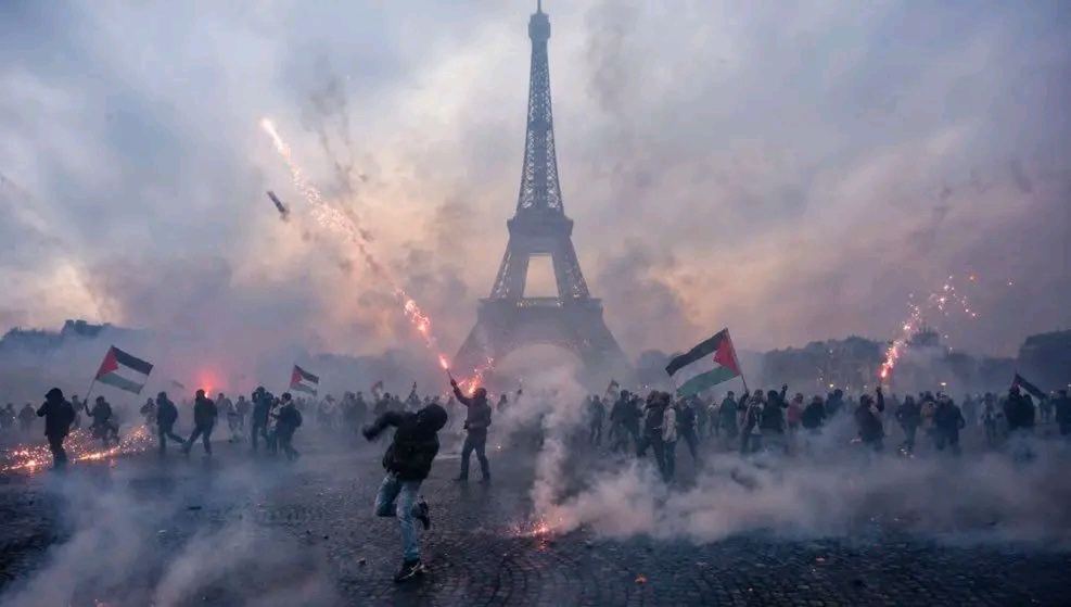 Hello #France let's Wake up